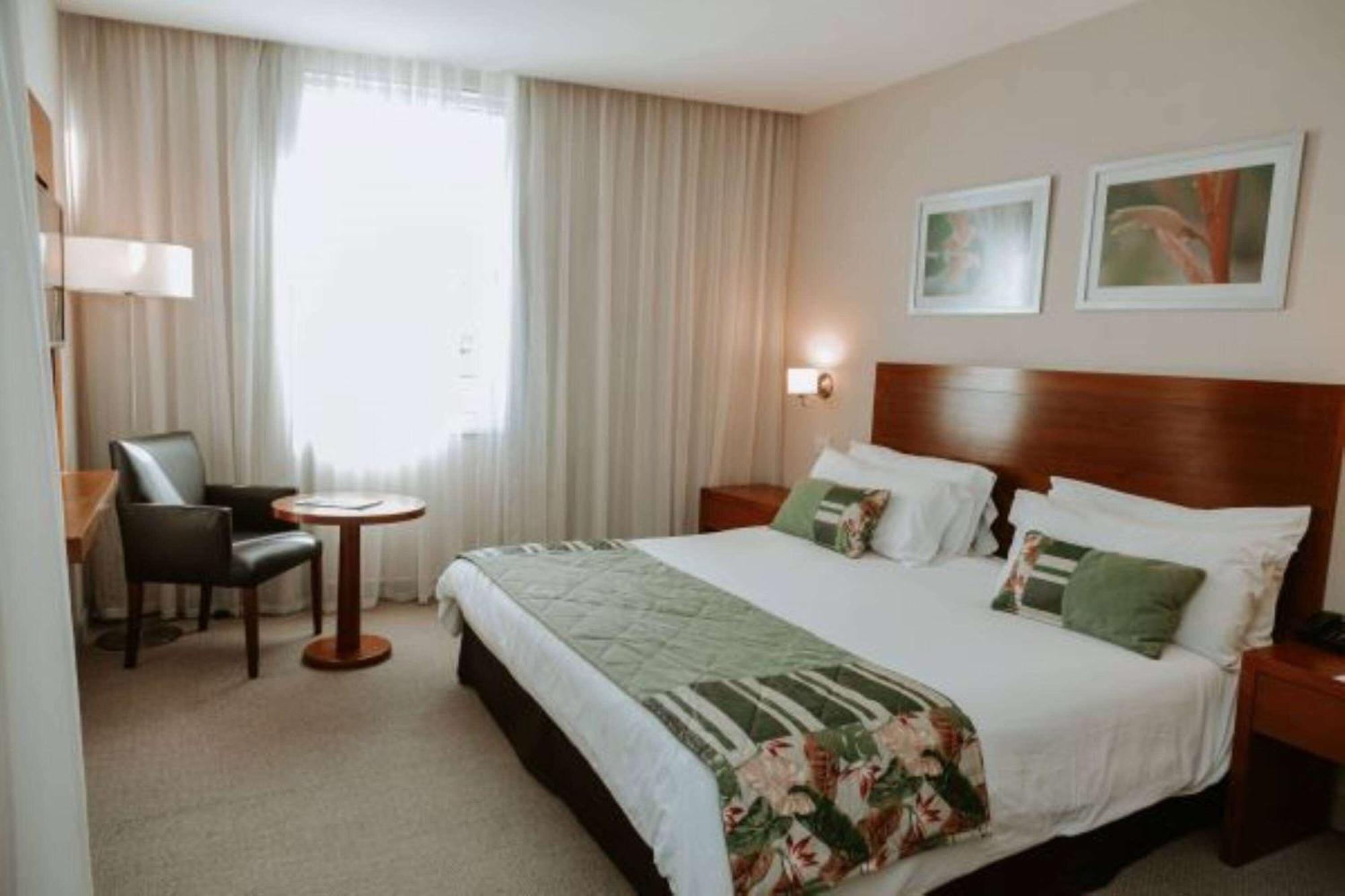 Howard Johnson Hotel Йерба-Буэна Экстерьер фото